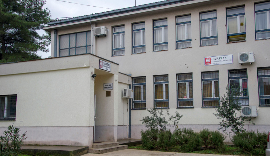 https://caritas-zadar.hr/wp-content/uploads/2025/07/zgrada.jpg