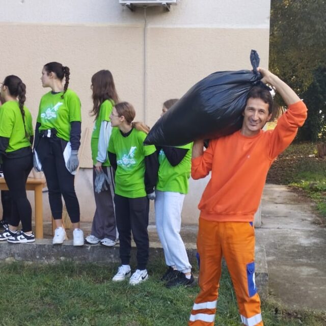 WhatsApp Slika 2025-10-20 u 13.54.43_52c7d761 WhatsApp Slika 2025-10-20 u 13.54.43_52c7d761