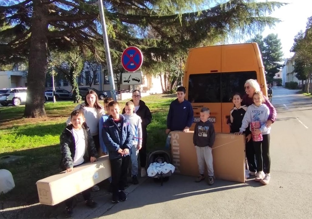 Zahvala Marijinoj djeci Osnovne škole Krune Krstića – Područna škola Ploča